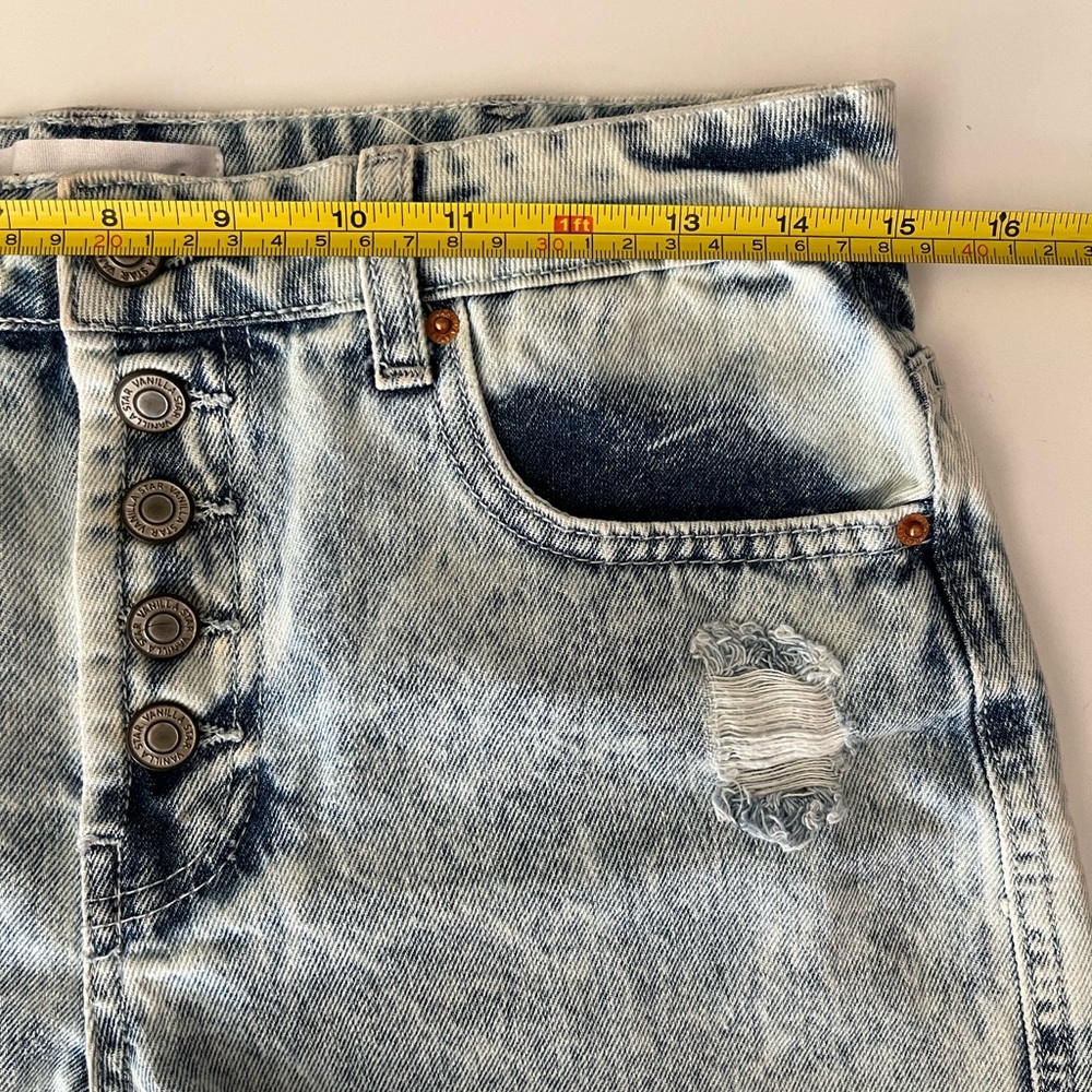 Vanilla Star | NWOT Women’s High Rise Acid Wash Distressed Jean Shorts - Picture 7 of 10